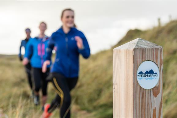 Benbecula: running along Liniclate machair on Hebridean Way