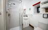 Ceol Na Mara shower room