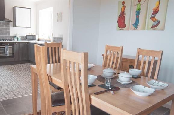 Am Blar Beag kitchen and dining table