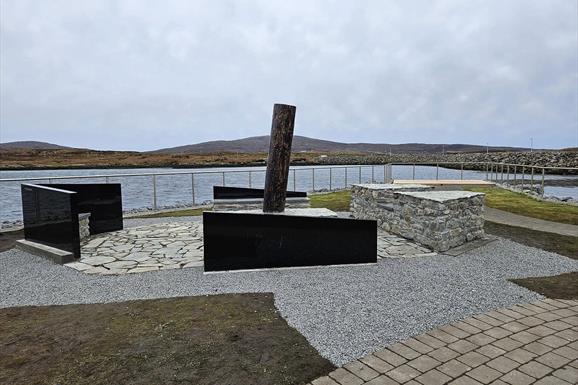 Marloch memorial - Lochboisdale